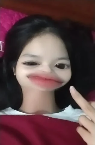 Ảnh gái lớp 5 cute đáng yêu, tươi cười rạng rỡ