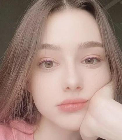 Nét đẹp quyến rũ của gái xinh châu Âu thu hút mọi ánh nhìn