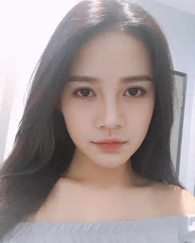 Ảnh gái xinh U30 cuốn hút với phong cách thanh lịch
