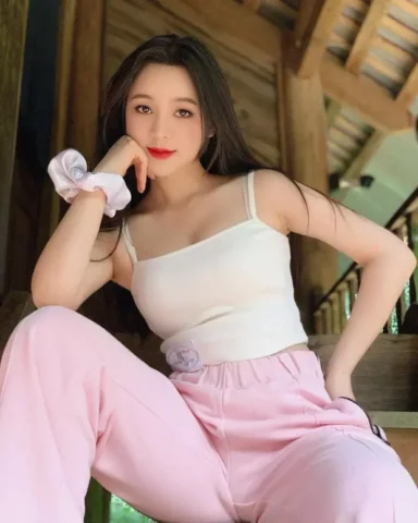 100 Ảnh Quỳnh Kool Xinh Đẹp Rạng Rỡ, Thần Thái Cuốn Hút Nhất