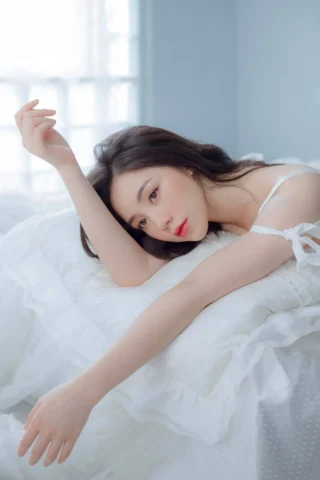 Quỳnh Kool khoe nét đẹp tự nhiên, trong trẻo