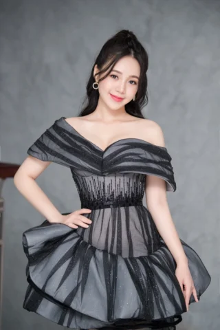 Quỳnh Kool tỏa sáng trong mọi khoảnh khắc với thần thái rạng rỡ
