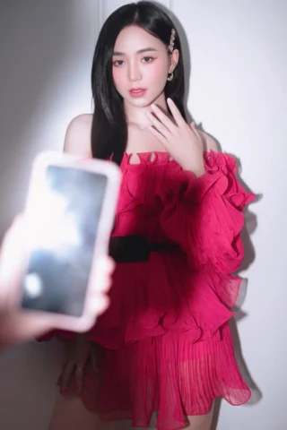 Quỳnh Kool tỏa sáng với phong cách riêng