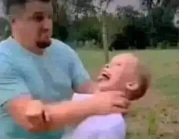 Meme bóp cổ hài hước