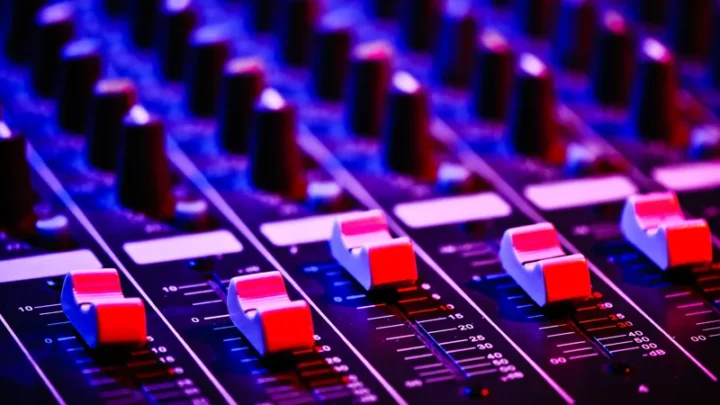 100 Ảnh Hình Nền Âm Nhạc DJ Sống Động, Thể Hiện Đam Mê Âm Nhạc