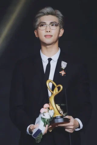 100 Ảnh RM BTS Cận Cảnh Khuôn Mặt Điển Trai Cực Hút Hồn
